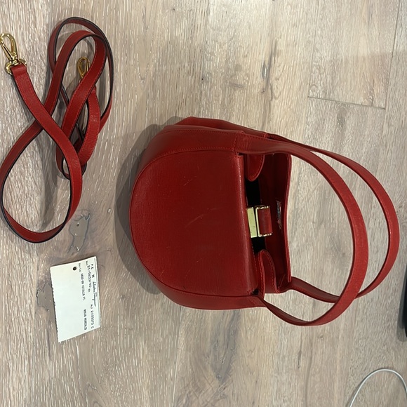 Vintage Ferragamo purse - Picture 5 of 8